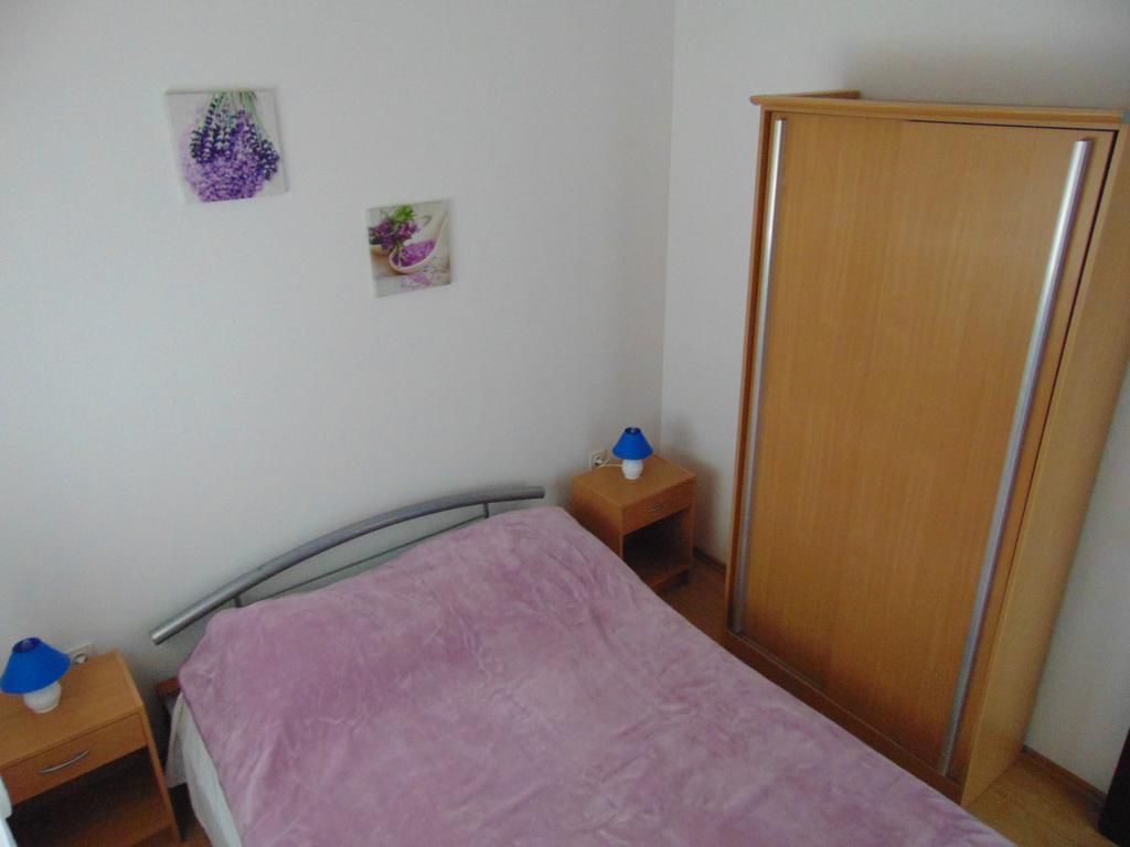 Apartments Borozan Vinisce Phòng bức ảnh