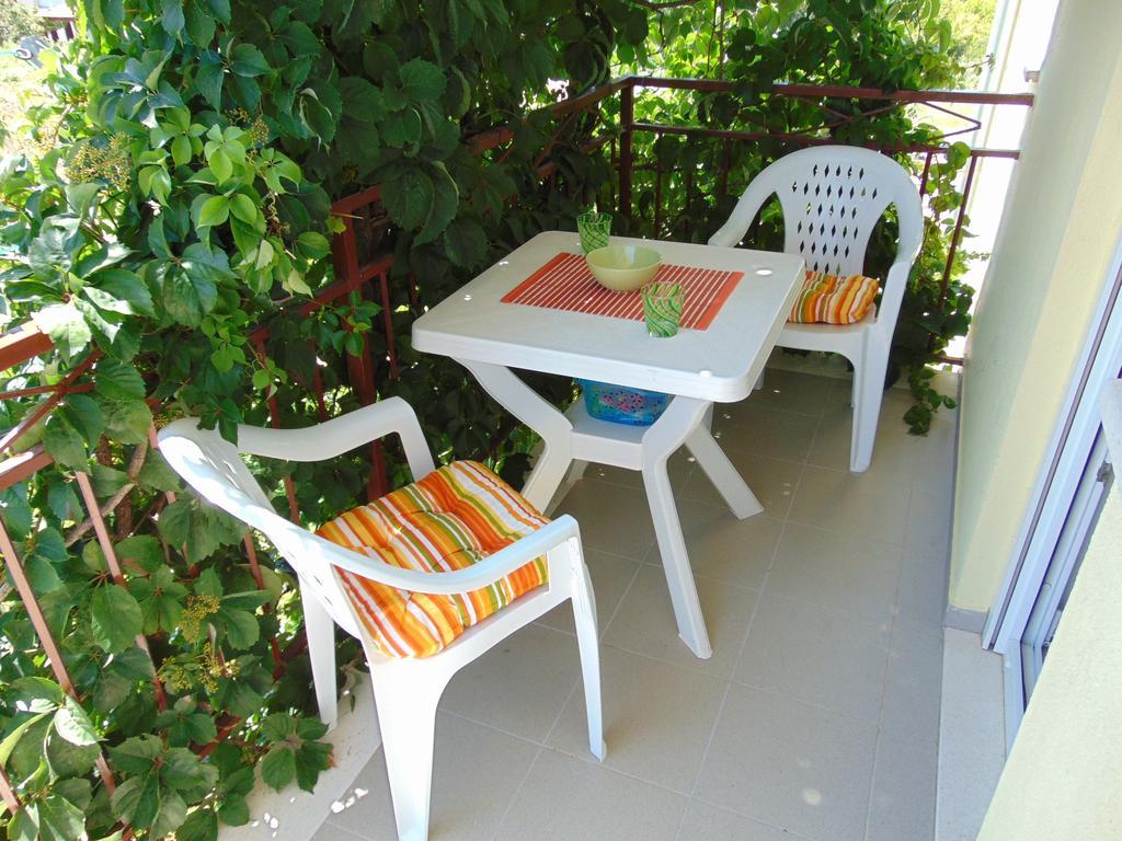Apartments Borozan Vinisce Phòng bức ảnh