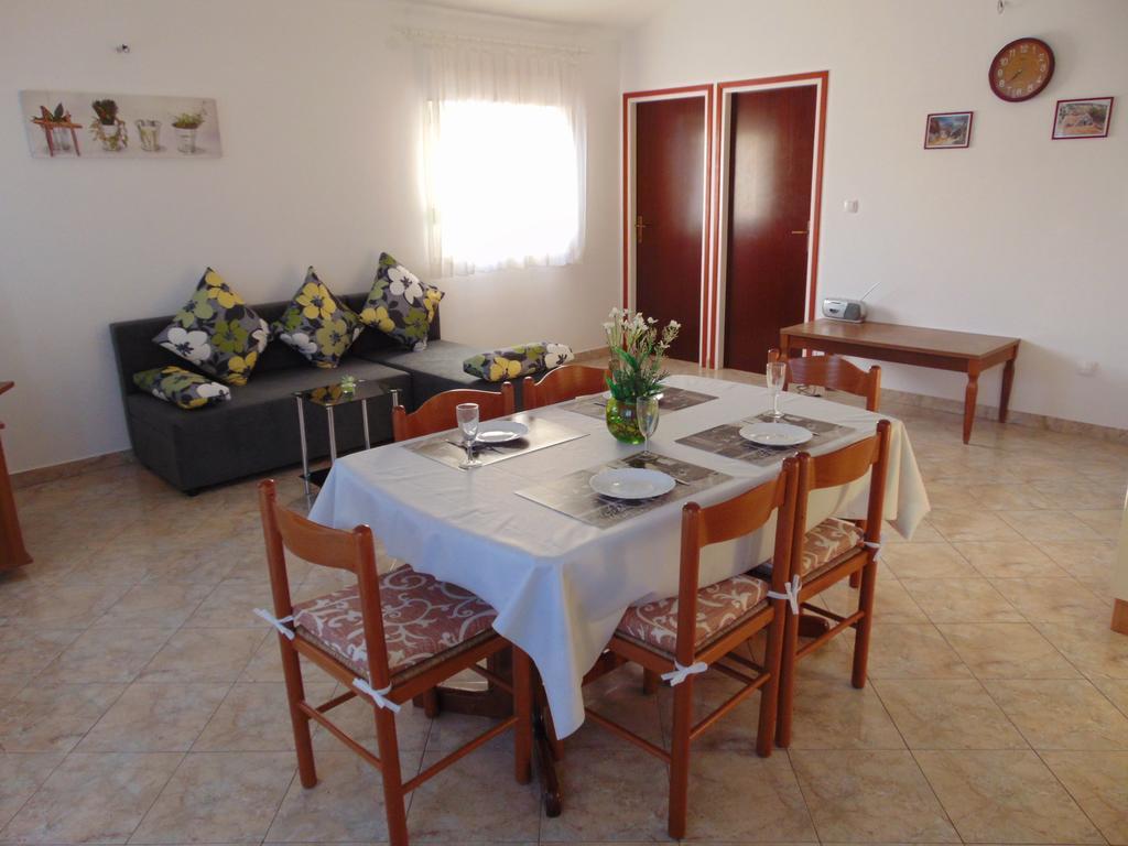 Apartments Borozan Vinisce Phòng bức ảnh