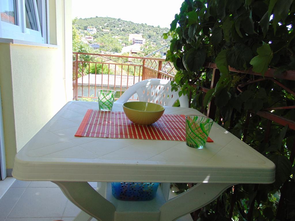 Apartments Borozan Vinisce Phòng bức ảnh