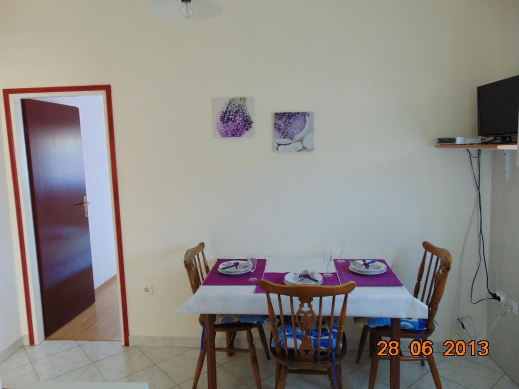 Apartments Borozan Vinisce Phòng bức ảnh