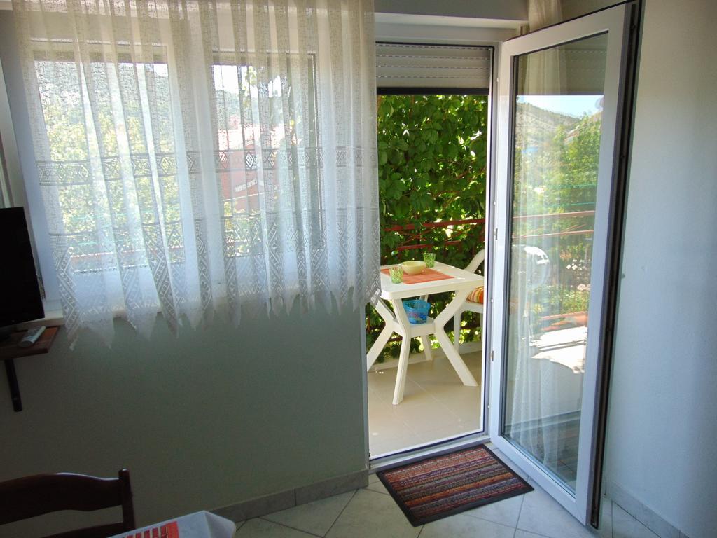 Apartments Borozan Vinisce Phòng bức ảnh